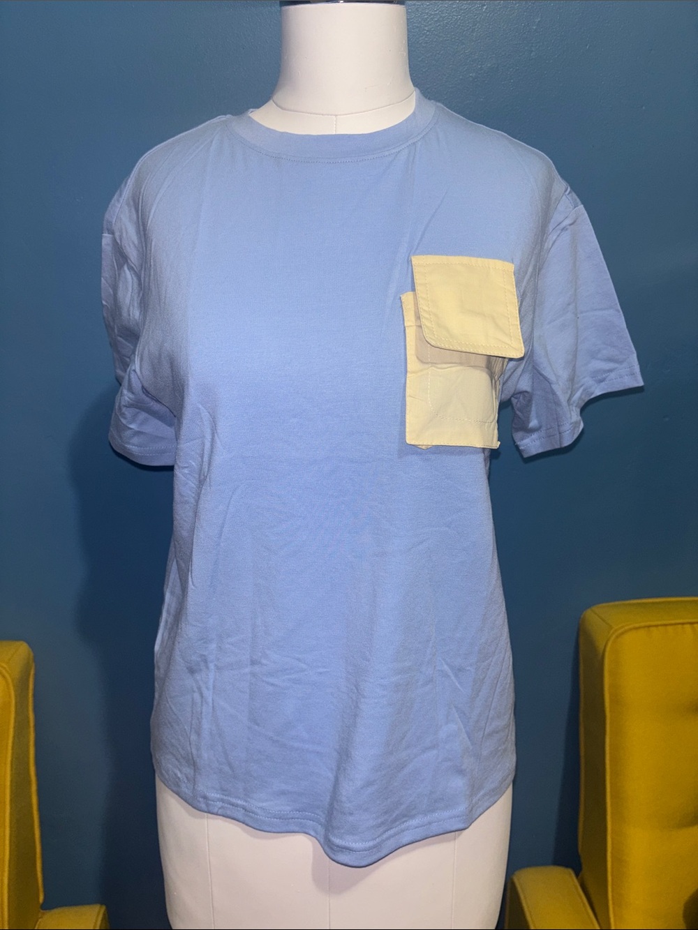Light Blue Short-Sleeve Pocket T-Shirt with Cream Accent